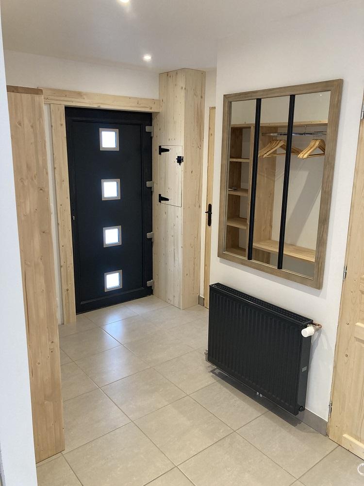 Entrée avec WC indépendant