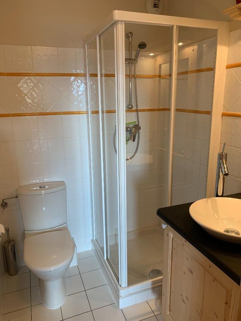 Salle de douche de la chambre parentale