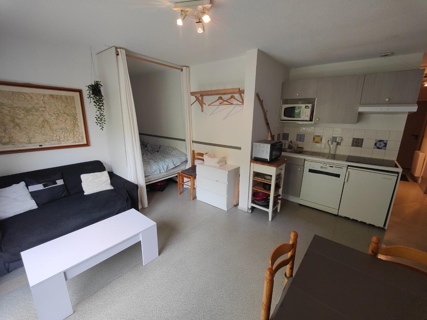 Pièce principale et kitchenette