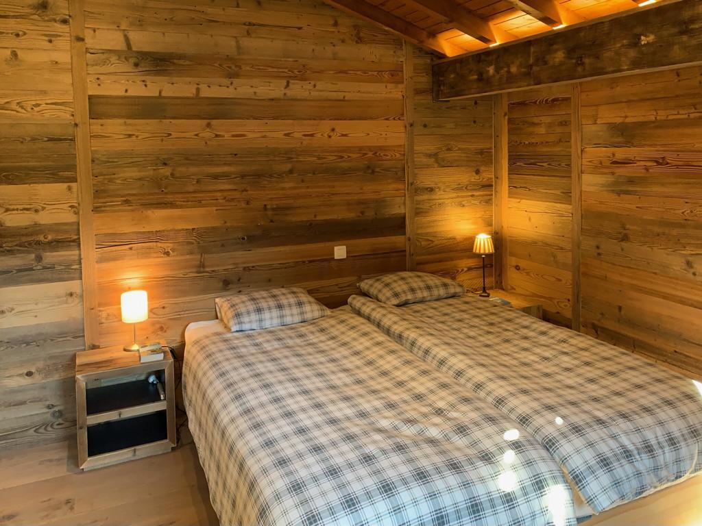 Chambre 1 - deux lits simples avec espace de rangement  (partie du haut)