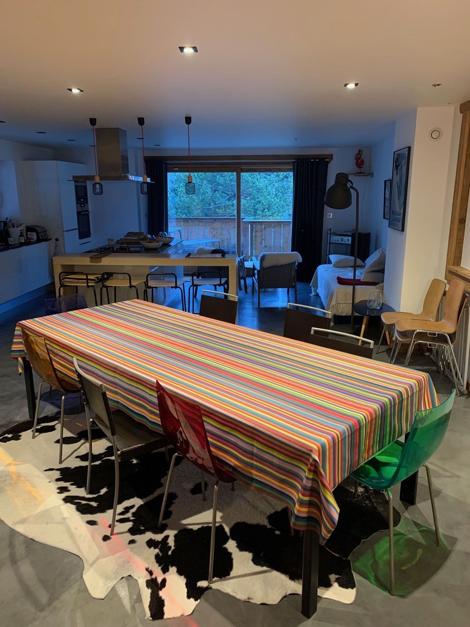 table à manger (jusqu'à 12 personnes)