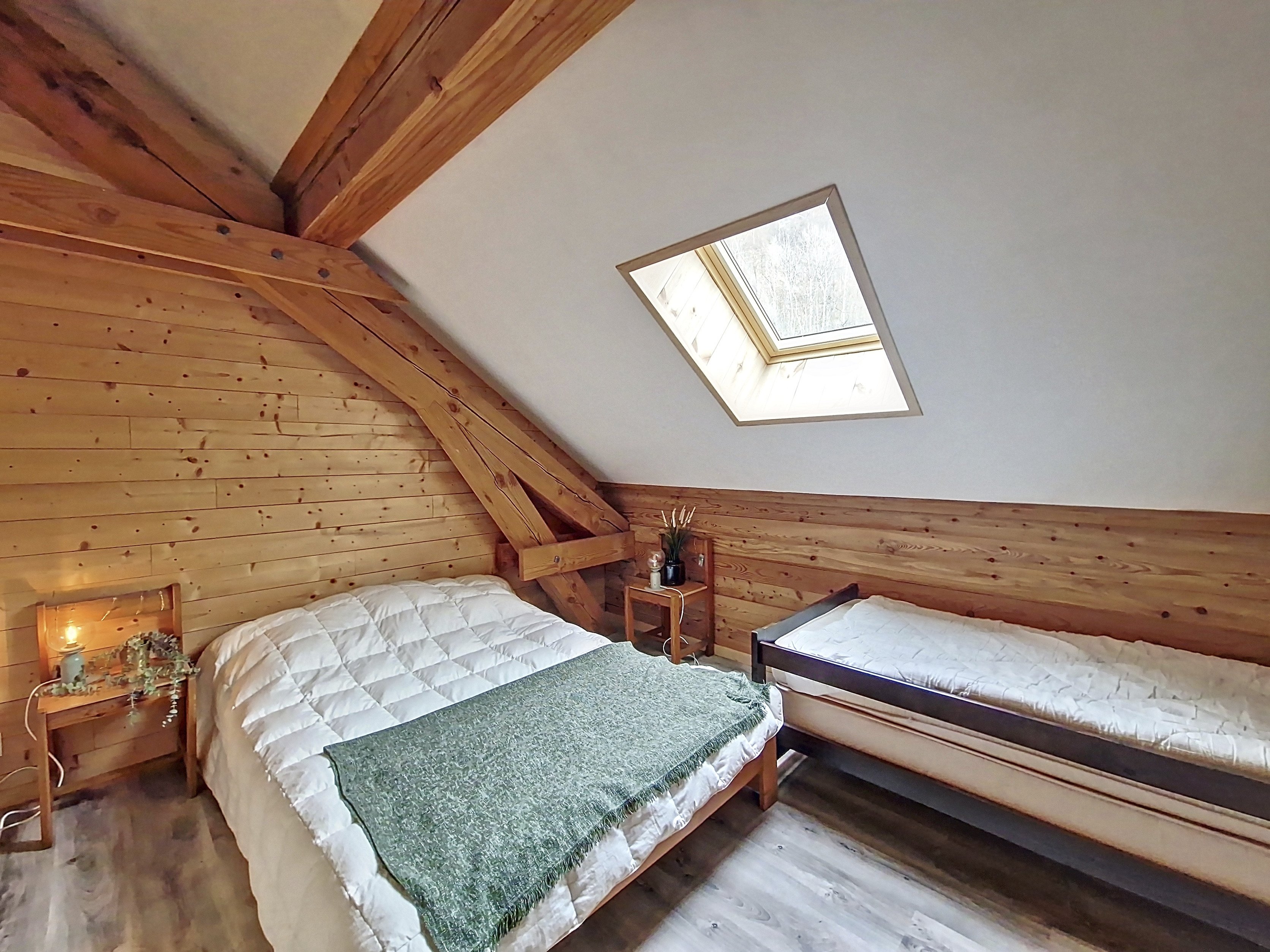 1 lit double en 120x190 et 1 lit simple en 90x190