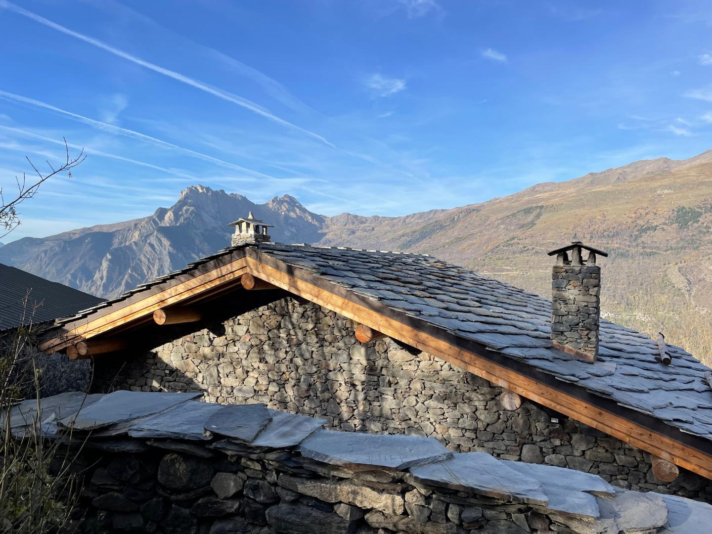 Chalet pierre et lauzes