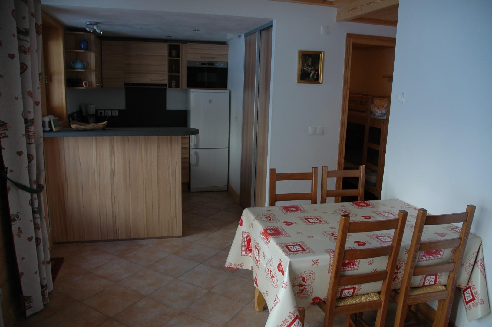 La cuisine vue du séjour