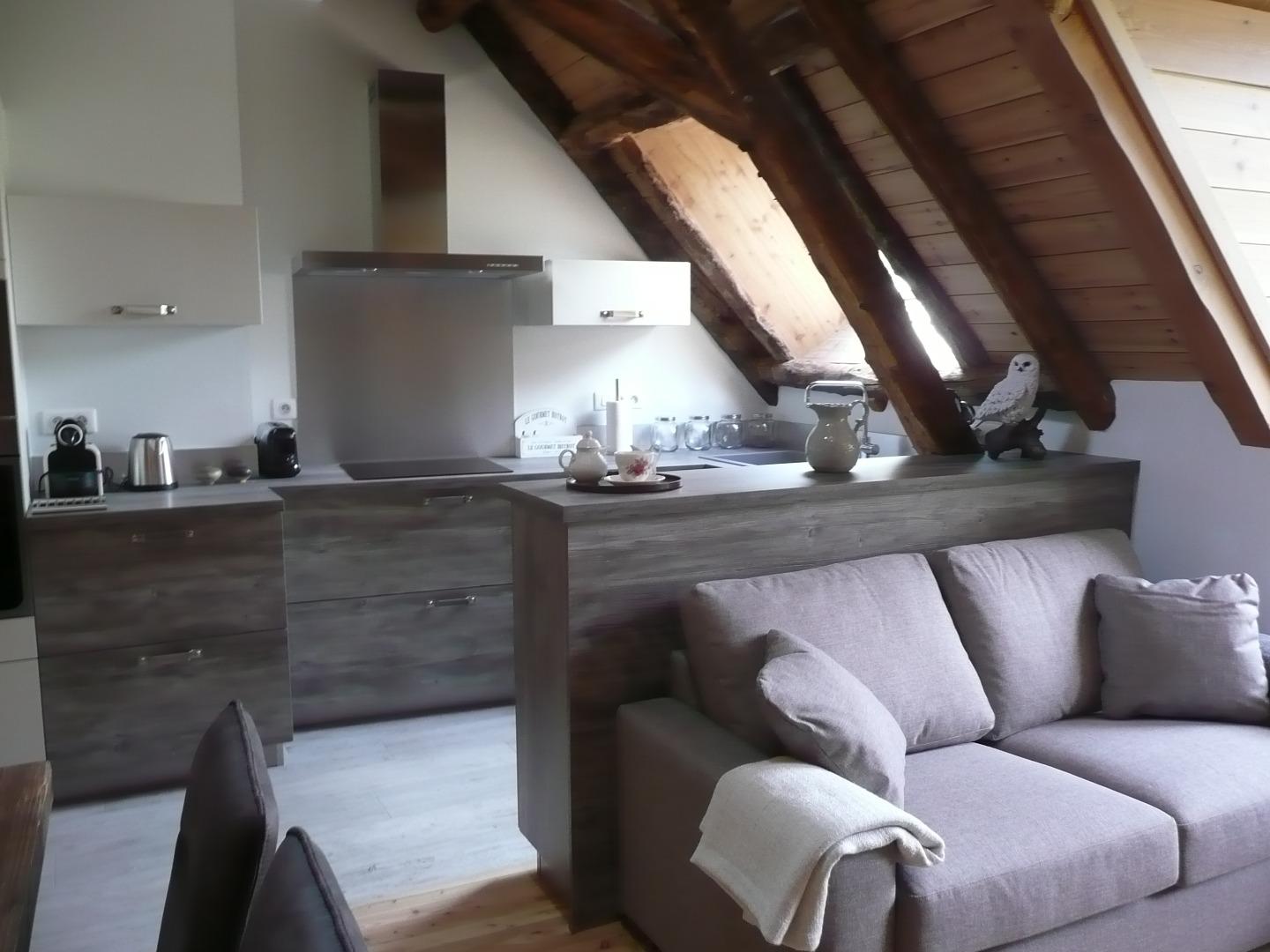 Vue sur cuisine depuis salon