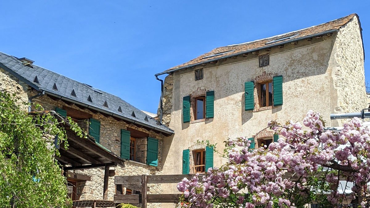 Le cottage des Pléiades au printemps