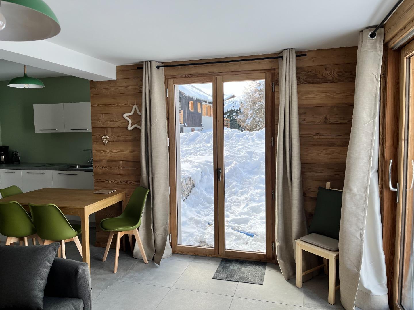 baie avec brise soleil orientables, accès sud 