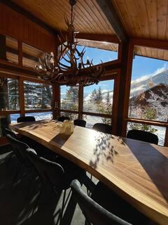 salle à manger avec vue imprenable