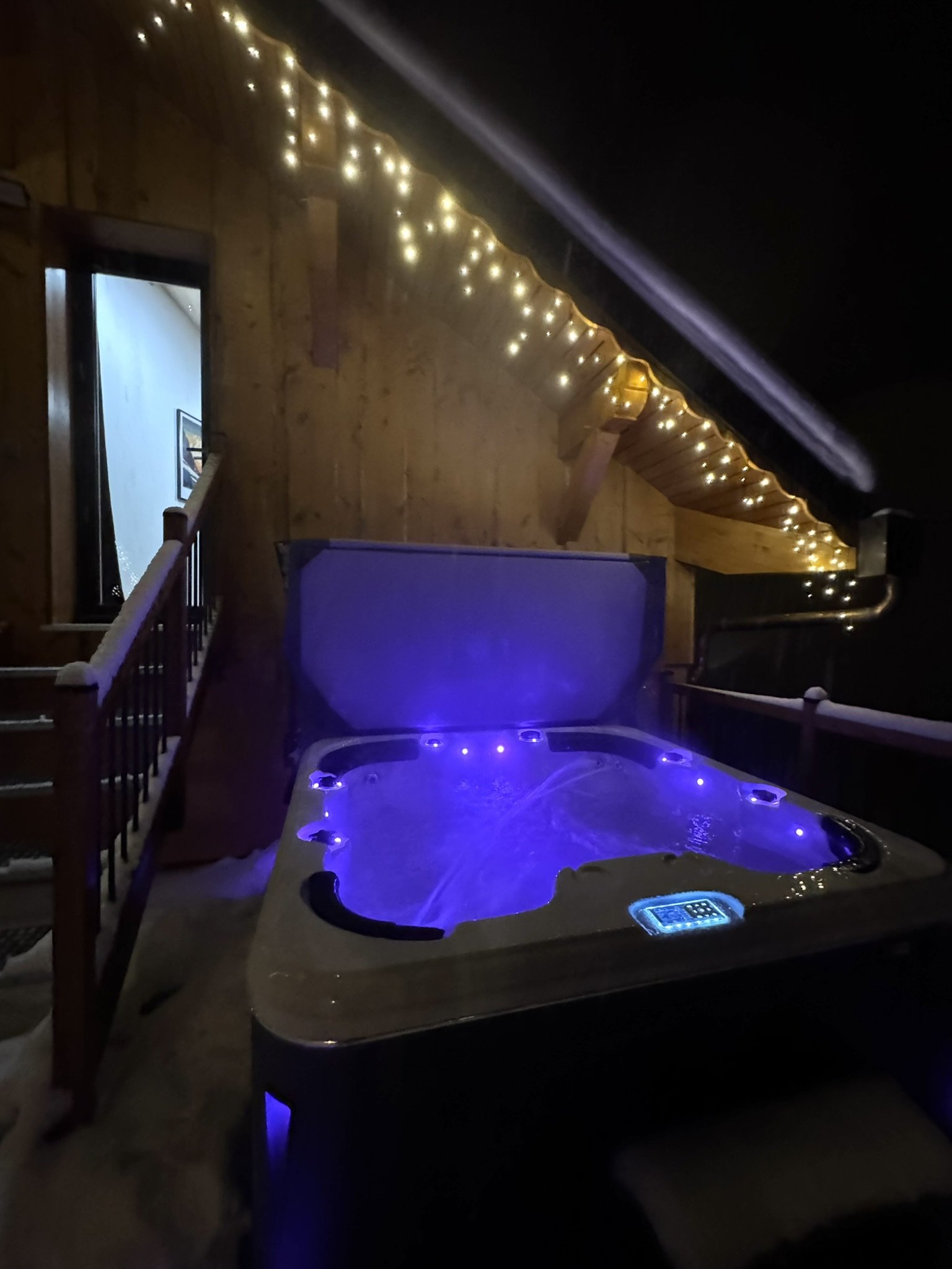 Le jacuzzi sur la terrasse