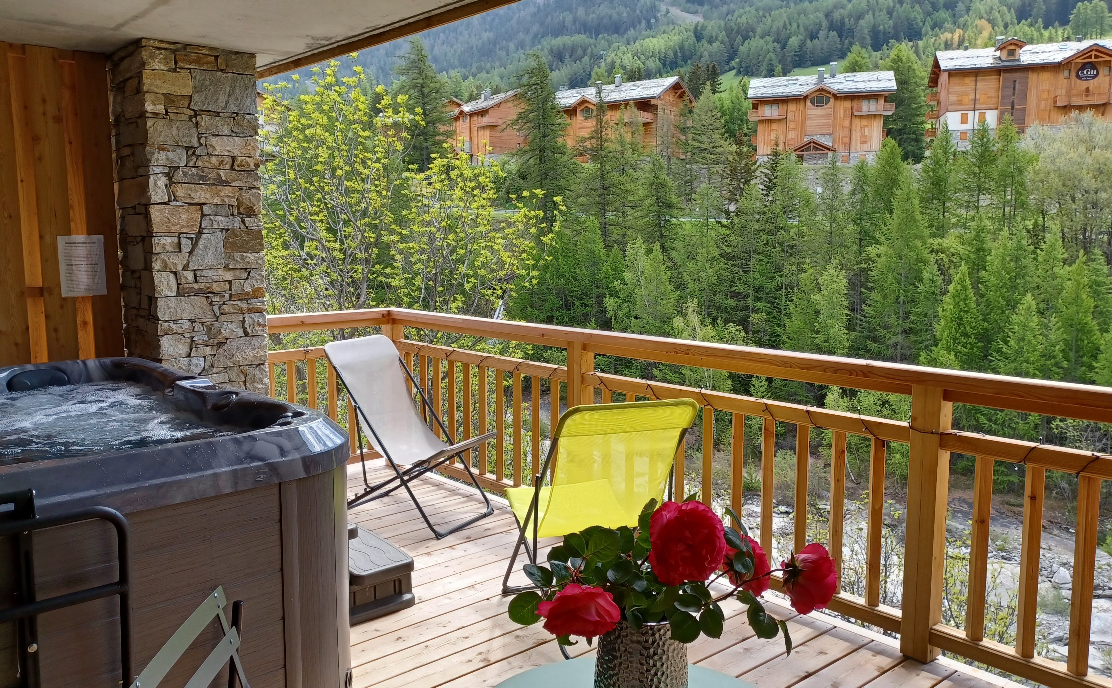 Chalet du vieux moulin L'ARCELLE + SPA Privé