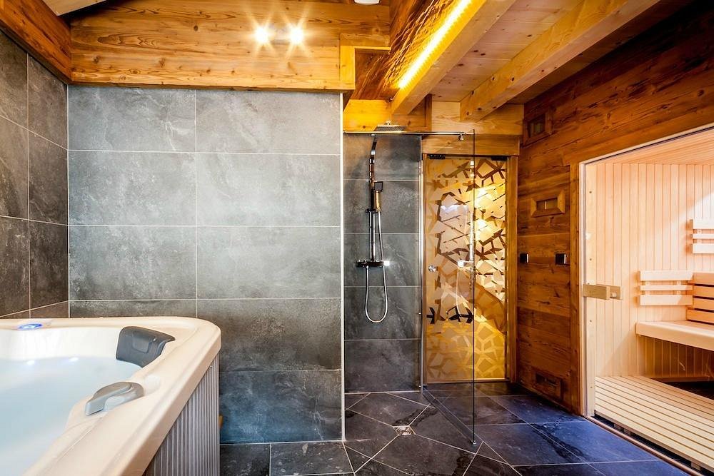L'espace bien-être avec Jacuzzi et sauna