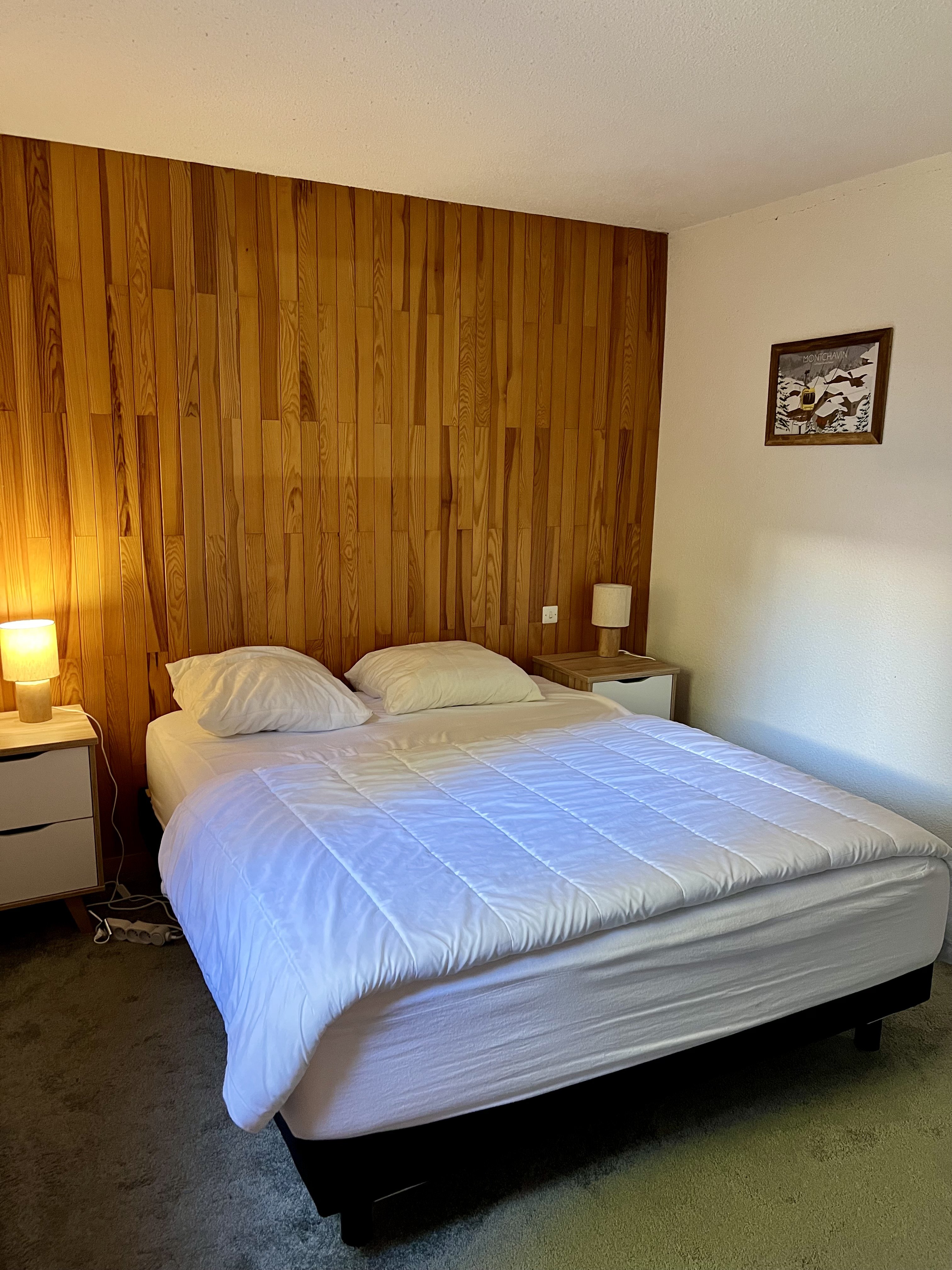Chambre double au rez-de-chaussée avec salle de bain