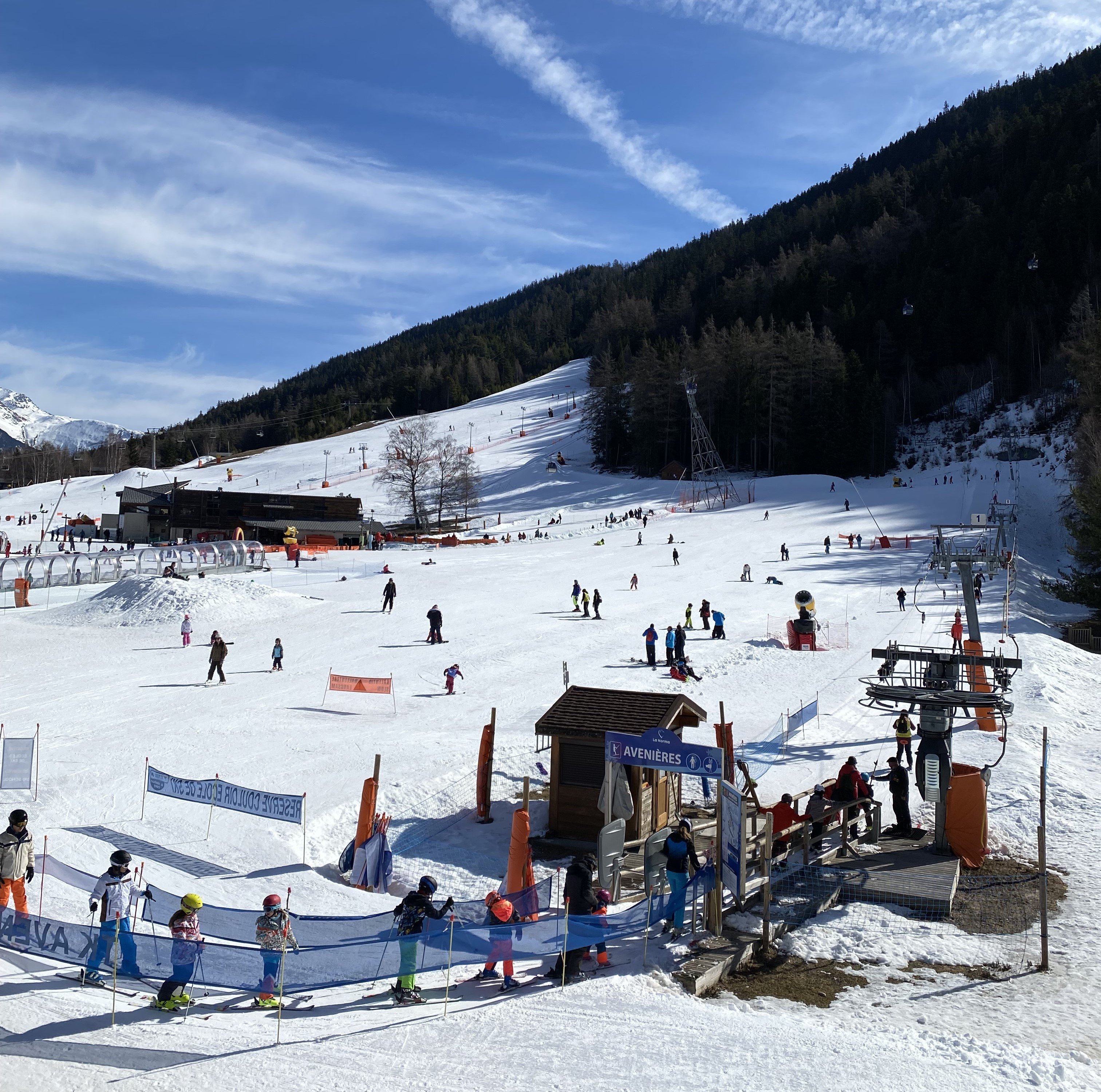 Vue du balcon de l'appartement - accès direct aux pistes