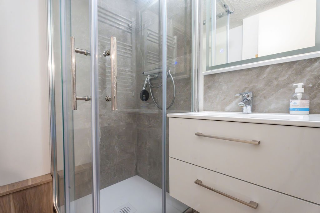 Salle de douche du rez de chaussée