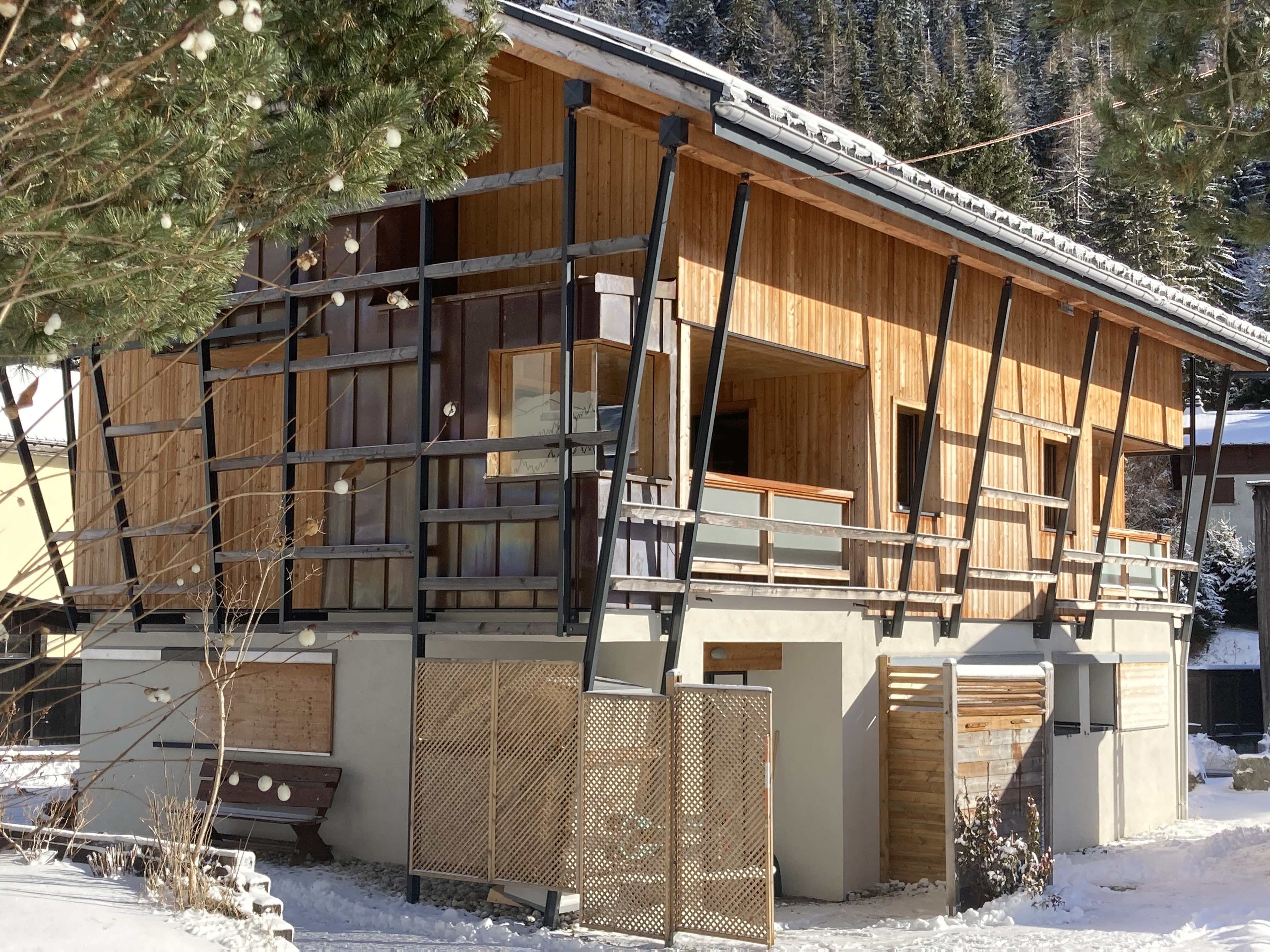 TRES GRAND CHALET 210M² EN LOCATION 4 étoiles 12 PERSONNES 2 MINUTES AU PIED TELECABINE PISTES DE SKI DOMAINE VALLORCINE LE TOUR et JUSTE A 10 MINUTES DU DOMAINE DE SKI LOGNAN LES GRANDS MONTETS A ARGENTIERE ACCESSIBLE EN TRAIN GRATUIT 15 MINUTES ou 10 MI