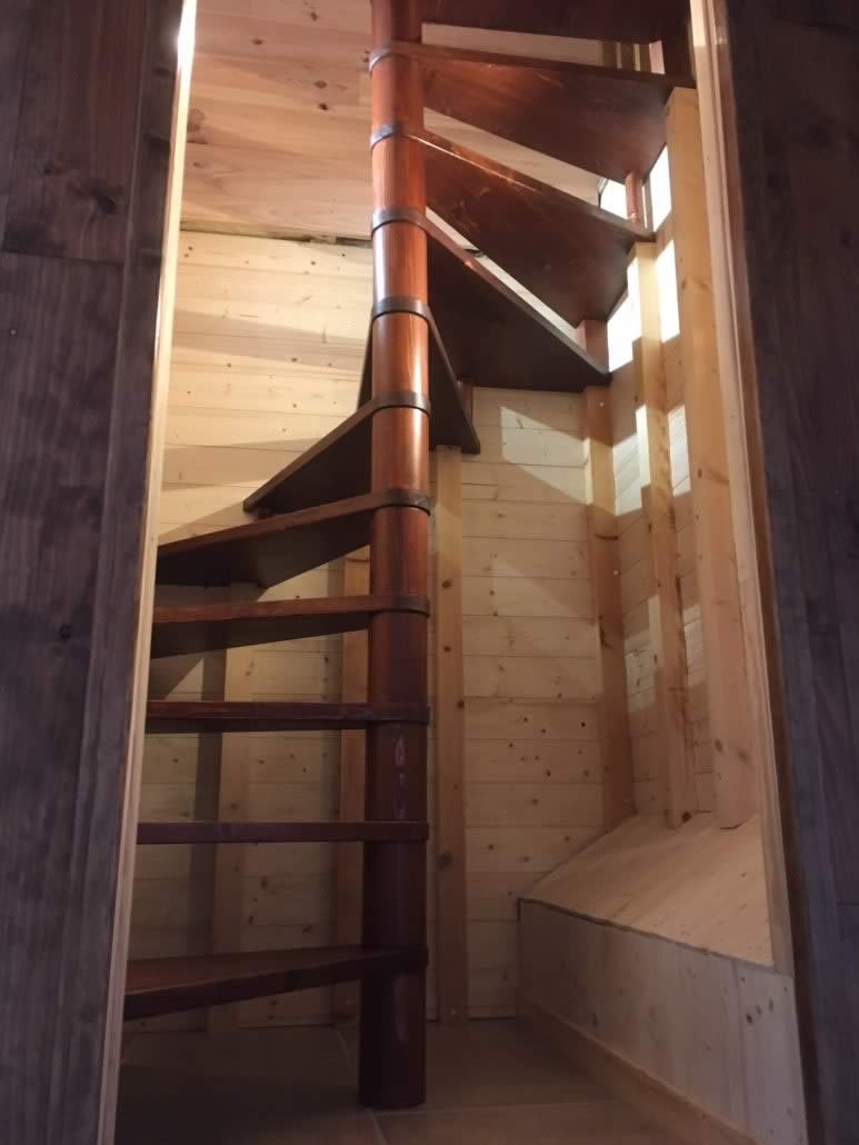 escalier accès dortoir