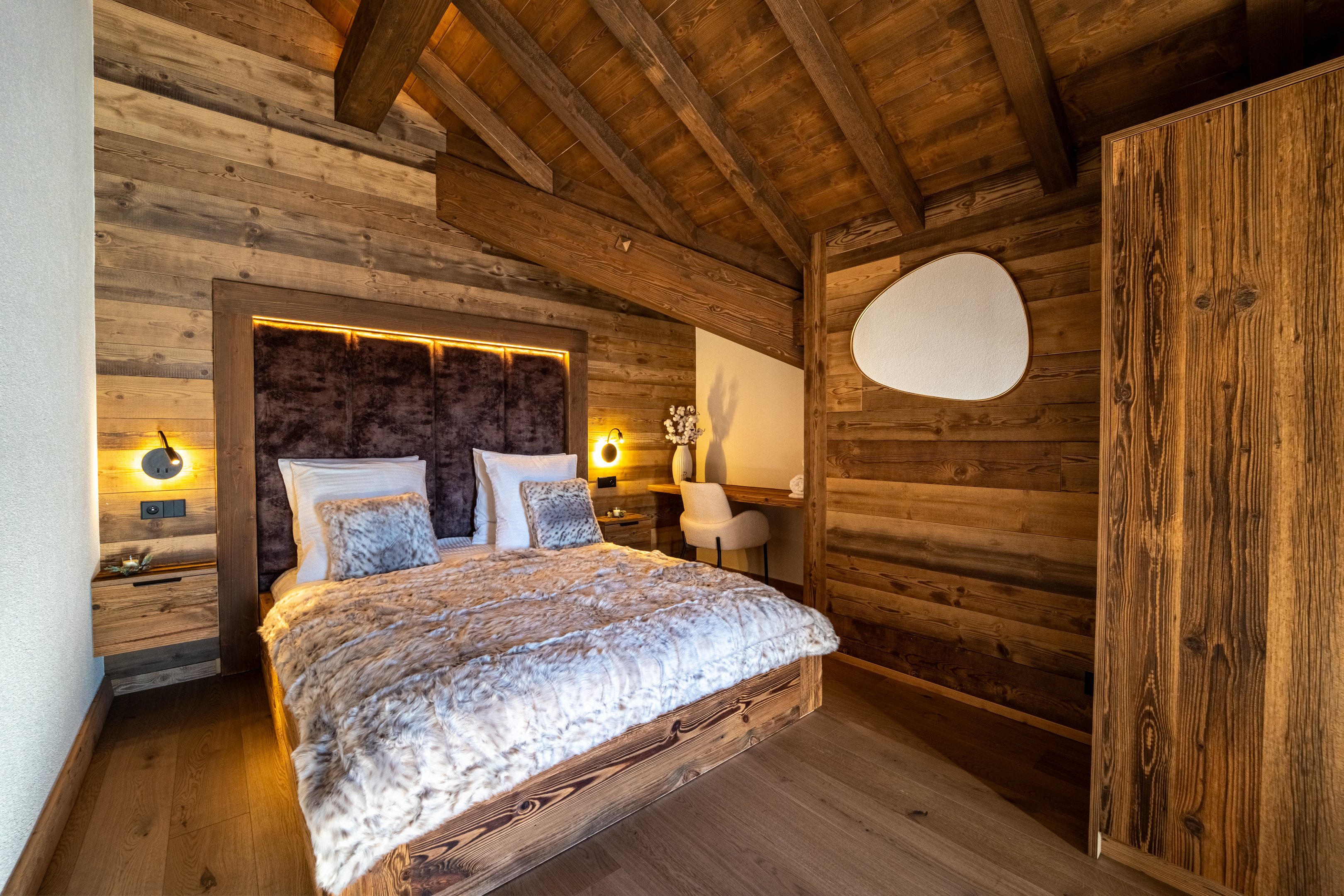 AU R+2
Se trouve également à cet étage une grande chambre d'un grand lit 160X200 ainsi 2 lits  superposer 90X200 
disposant d'un accès terrasse .