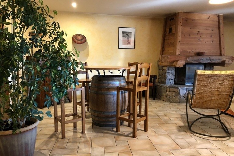 Très grand salon cuisine