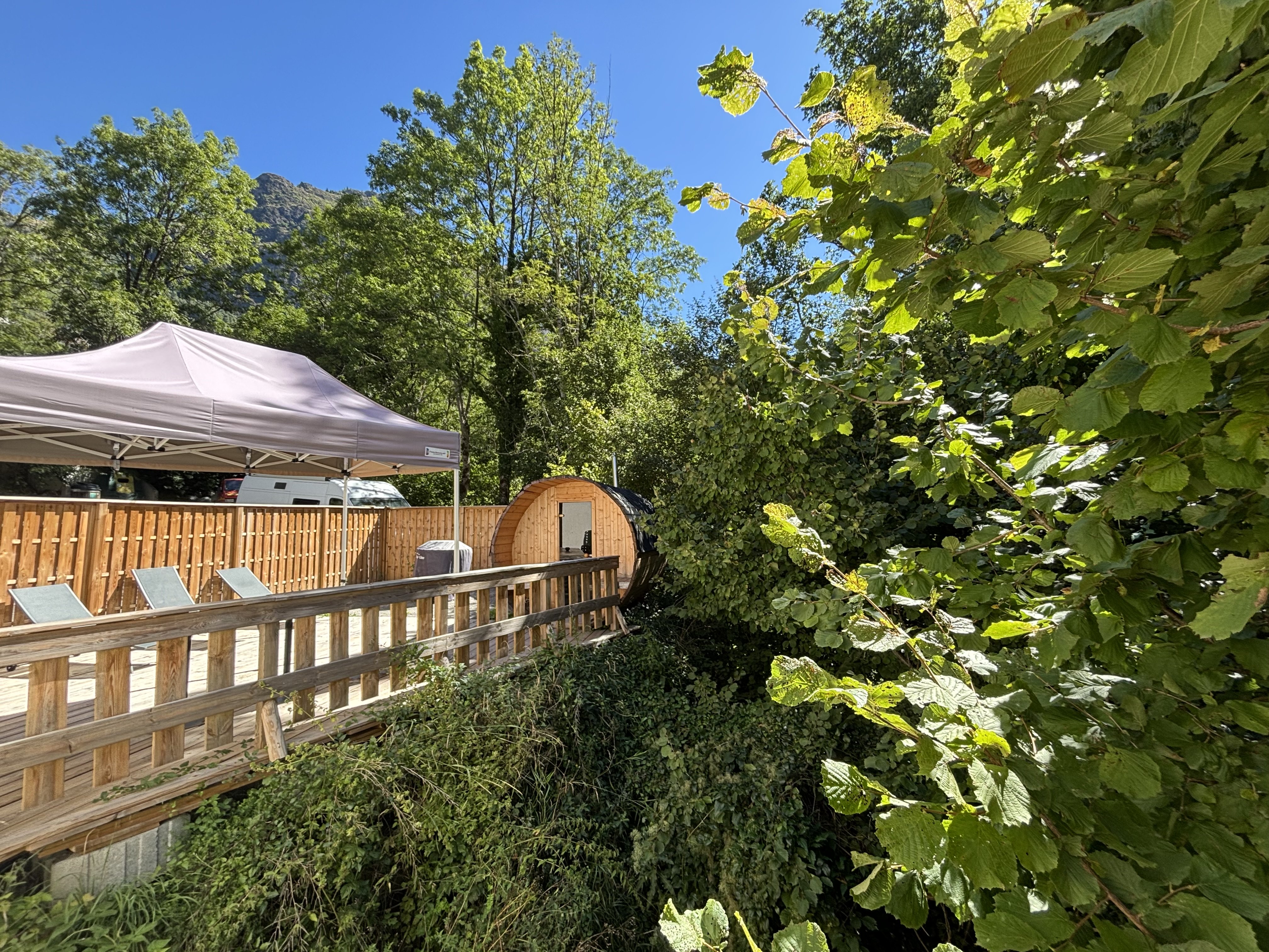 Les Balcons du Vénéon – Relaxation and Nature

The Les Balcons du Vénéon residence offers you a unique setting in the heart of the mountains, with facilities designed for your comfort and well-being.

You can enjoy a sauna for relaxing moments, as wel