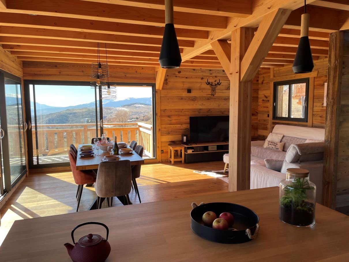 Pièce principale du chalet.