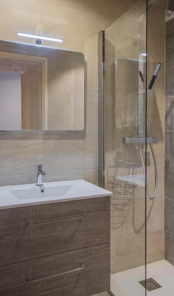 Salle de bain chambre n°1