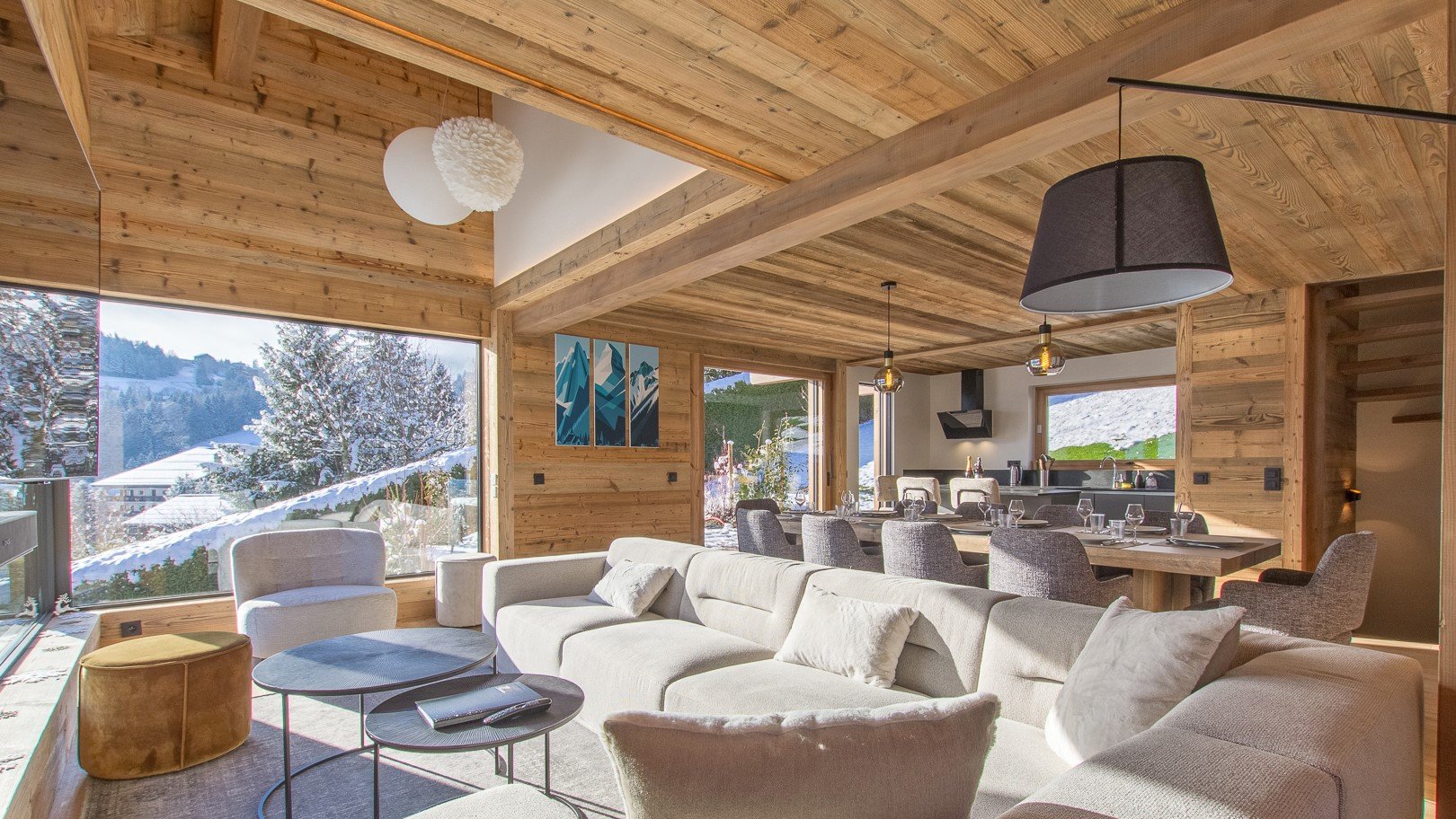 Salon avec vue panoramique sur toute la chaîne du Mont-Blanc
