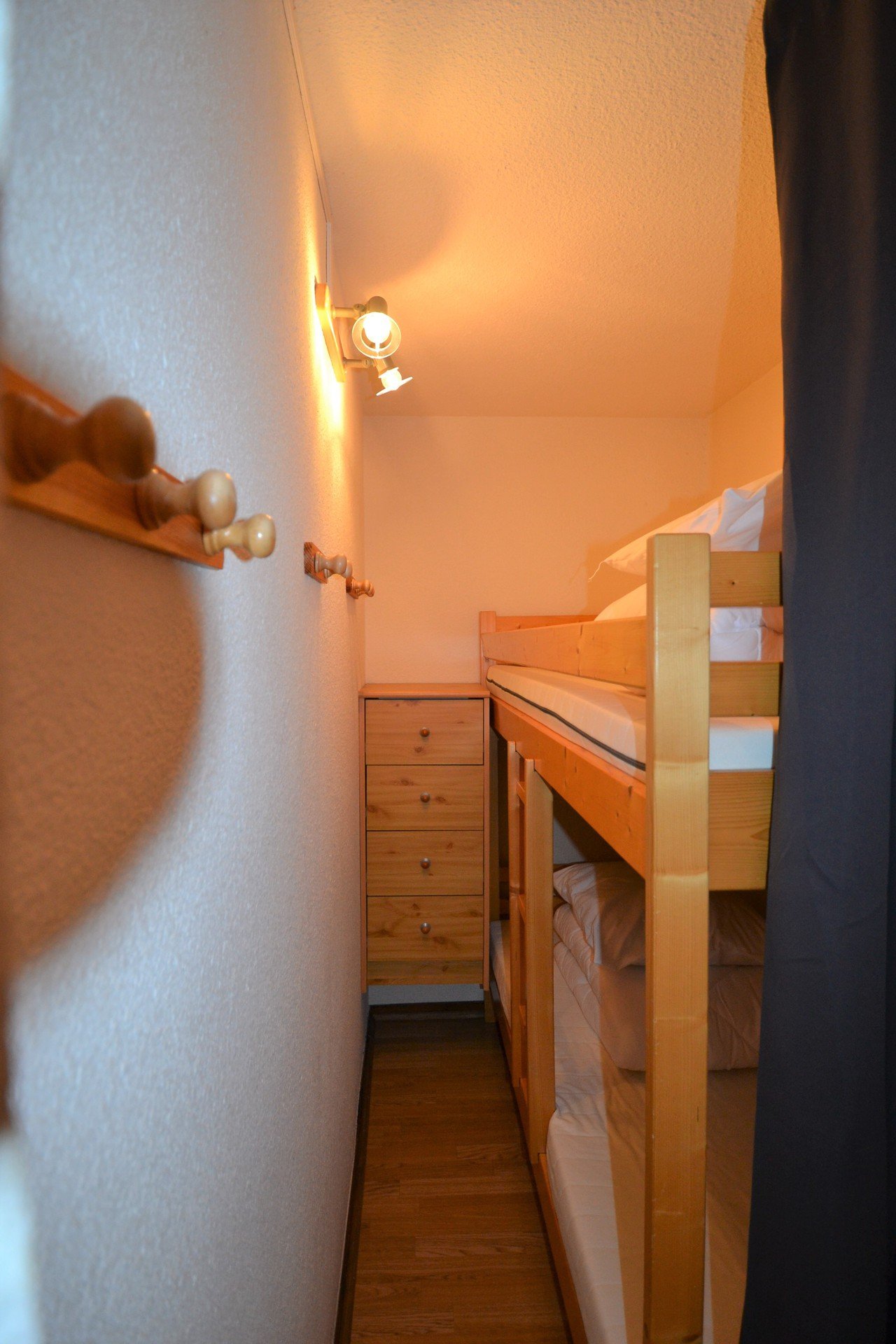 coin cabine indépendant avec 2 lits superposés