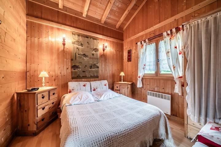 chambre parentale lit de 140 accès douche à l'italienne avec wc 