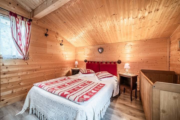 CHAMBRE COTE FENETRE NORD