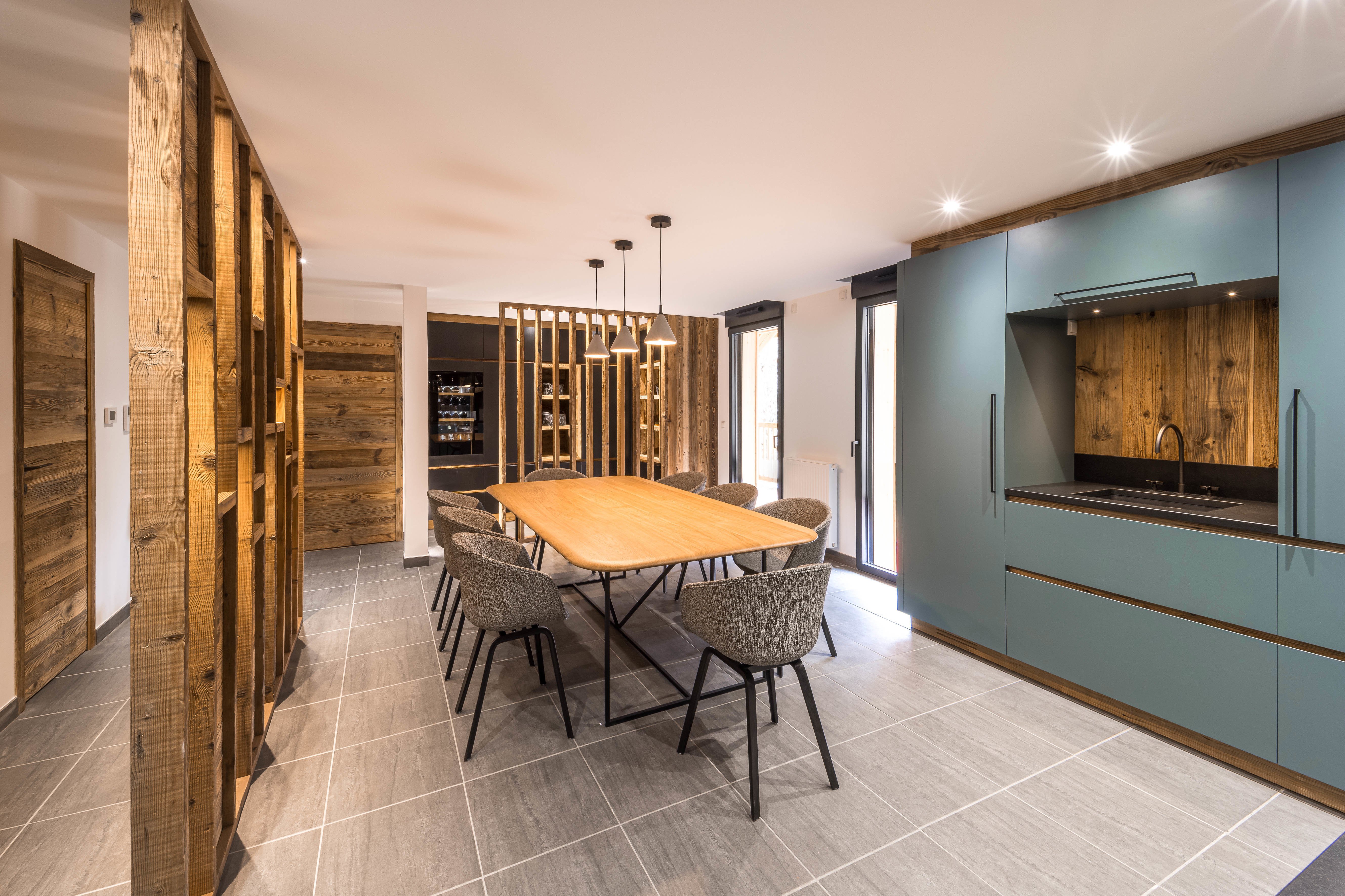salle a manger et cuisine