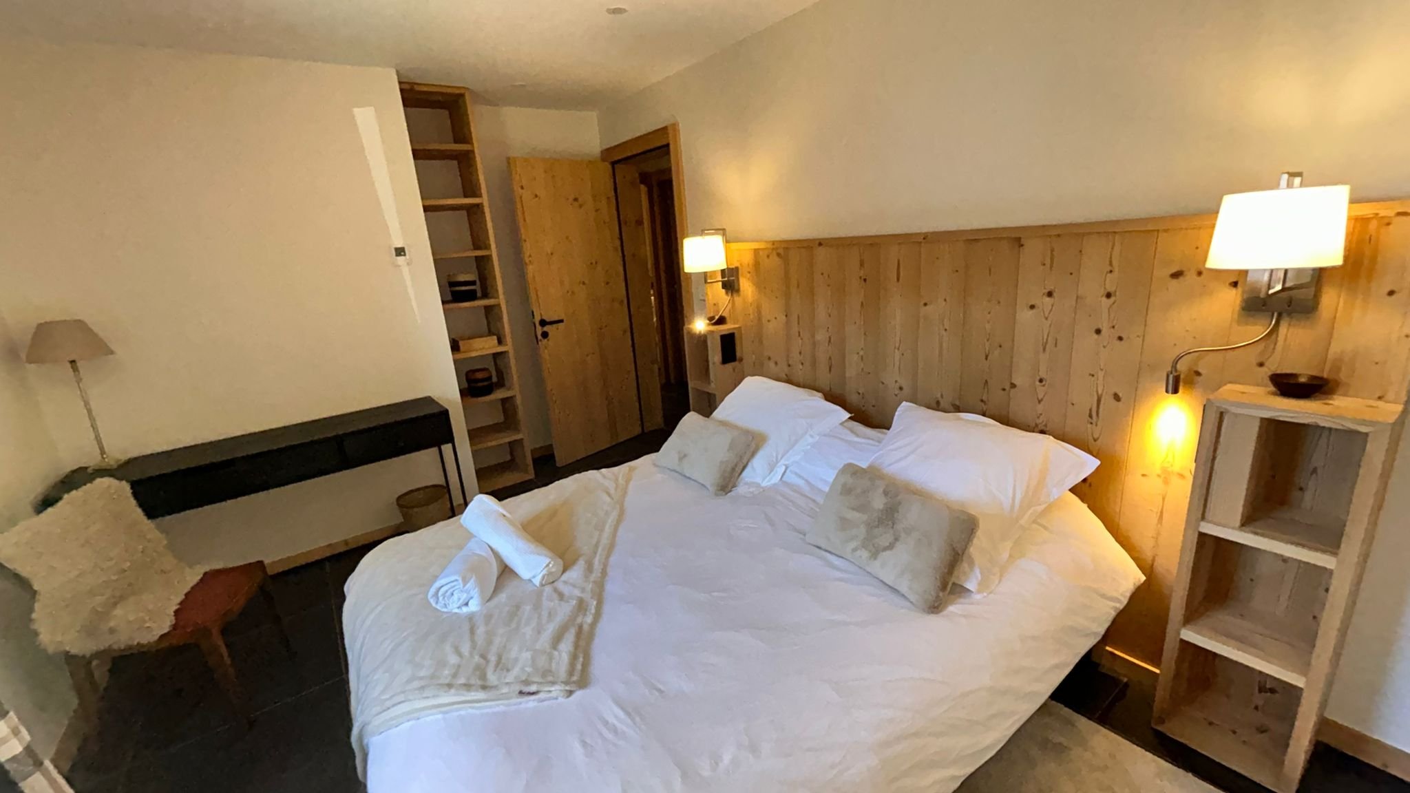 chambre avec lit 160x190cm située au rez de chaussé