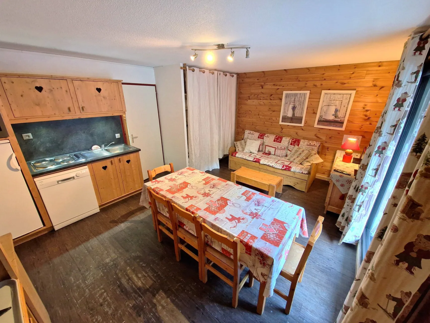 2 pièces+cabine 6/8 personnes coeur station 42m²