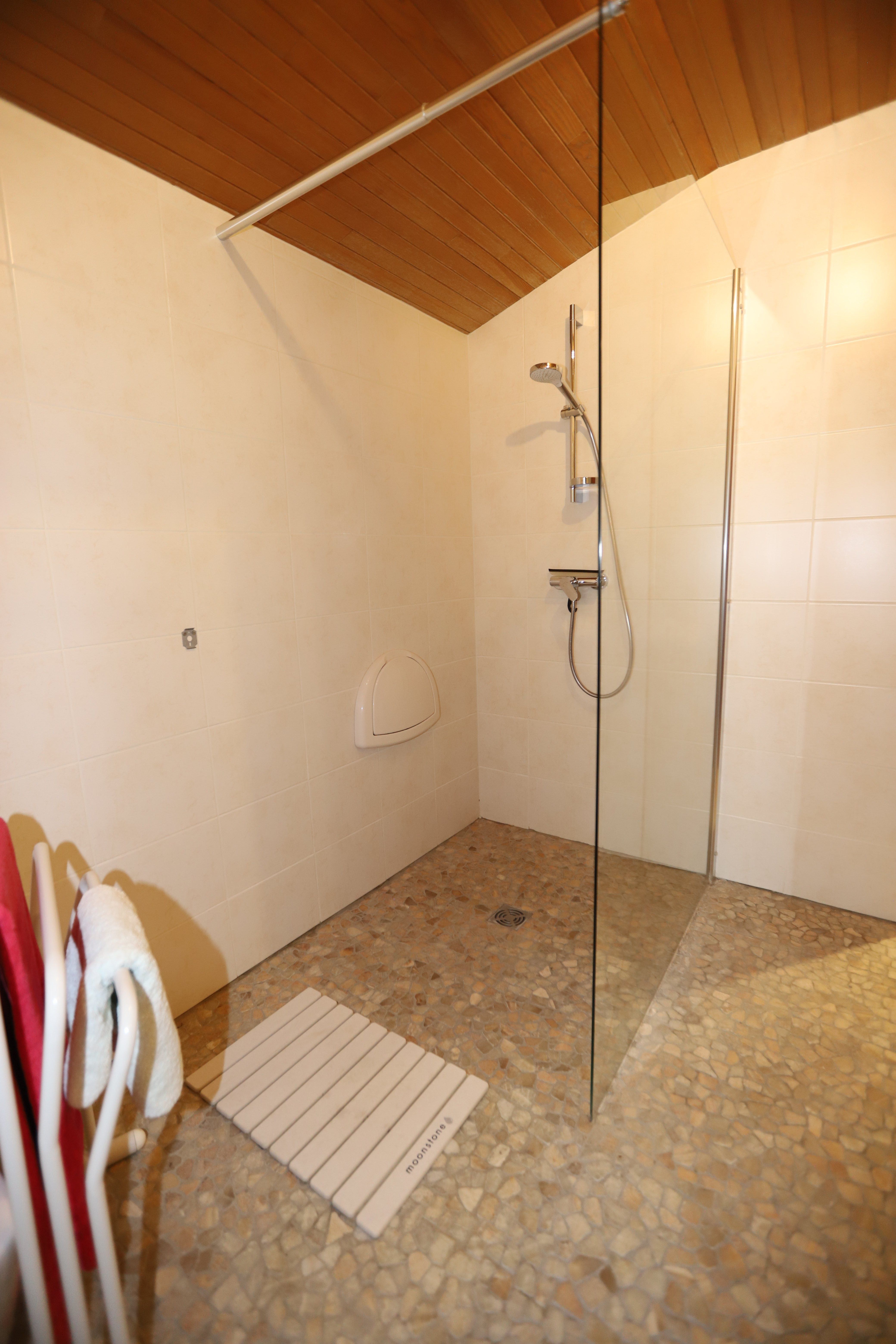 Salle de bain 1er étage 