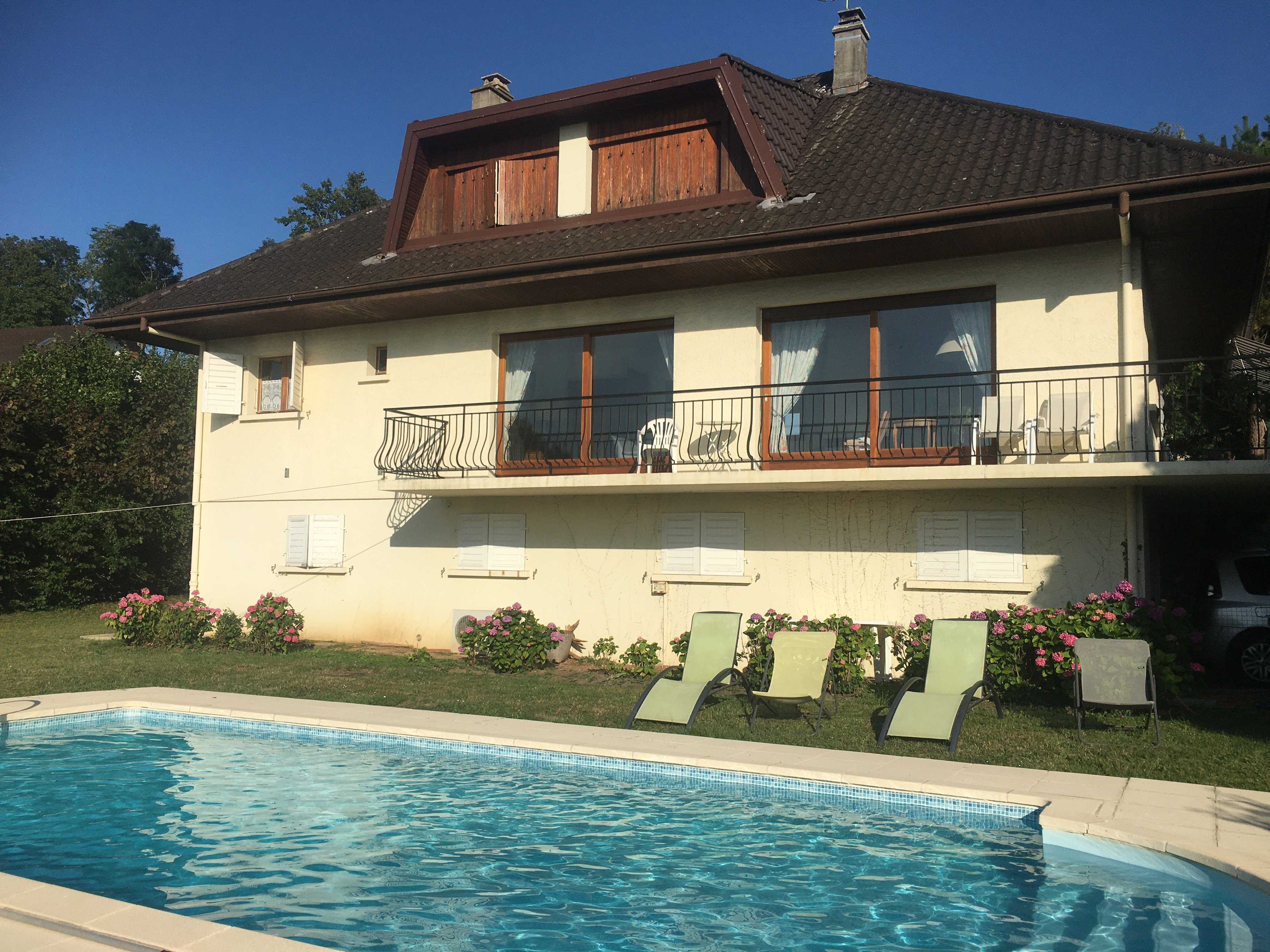 Grande villa , piscine, 20 mn de stations de ski, 5 mn du lac Léman
