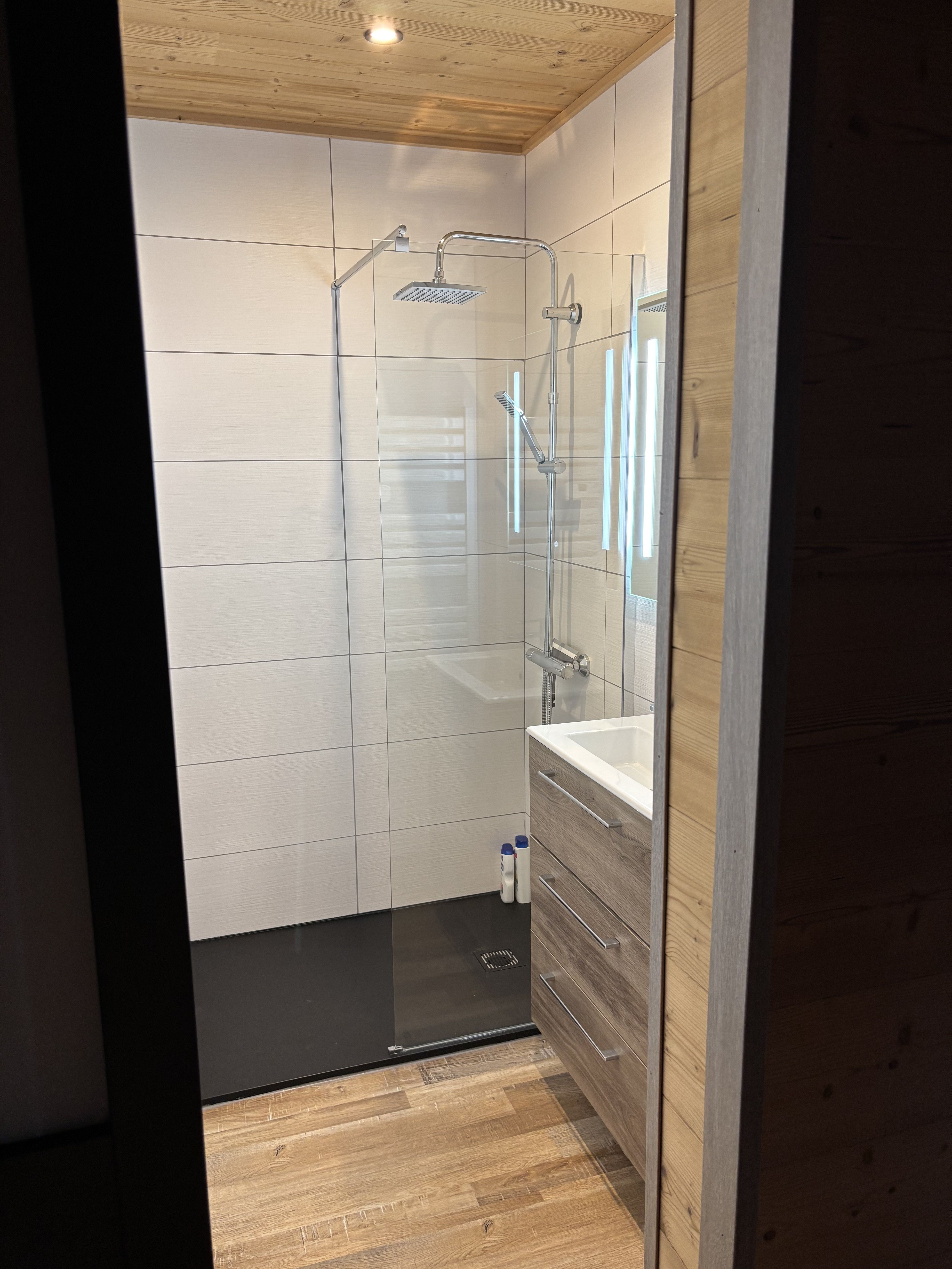 LA SALLE DE BAIN DU HAUT