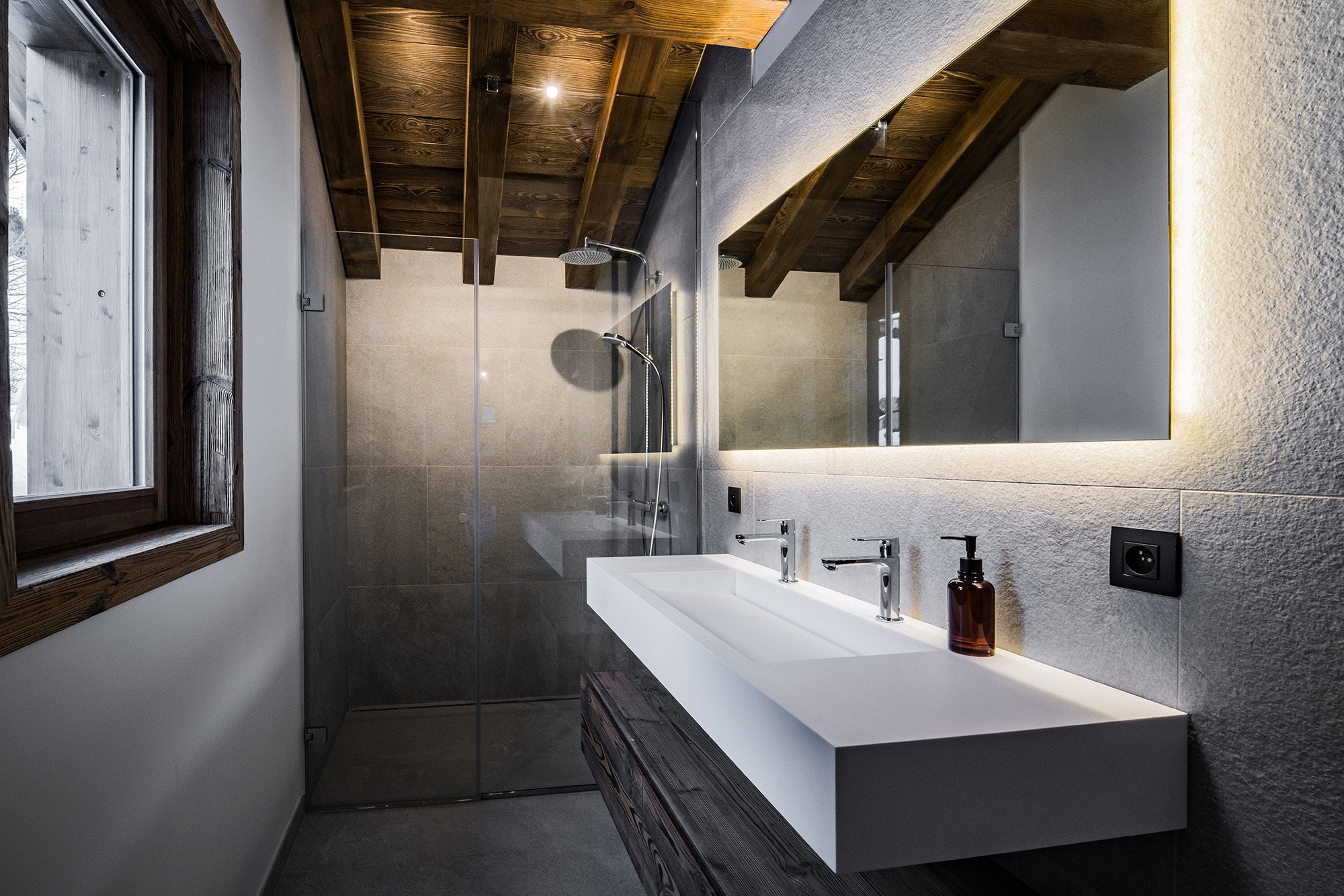 salle de bain privative avec wc  pour chaque chambre