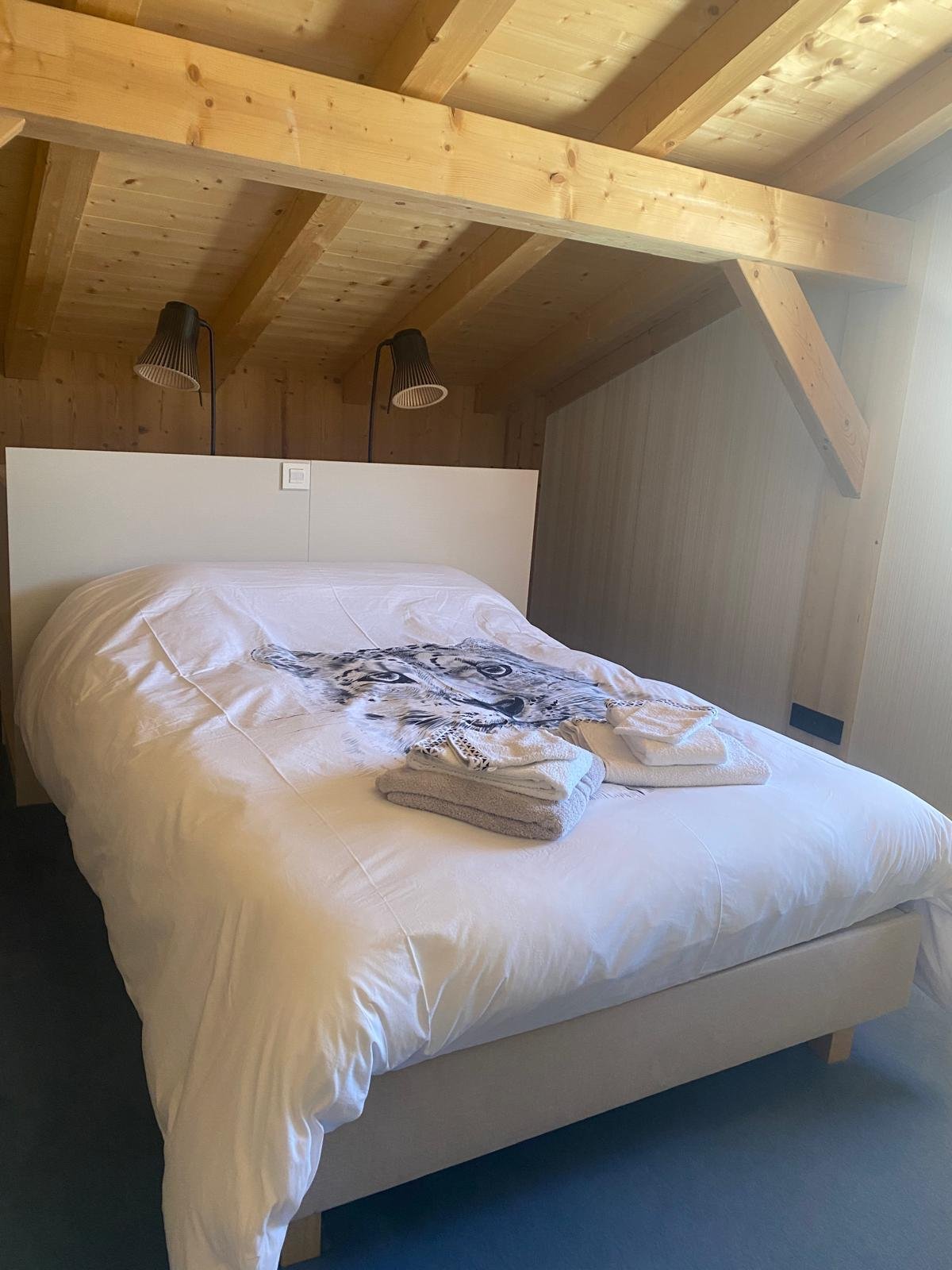 Chambre "Le Lac" avec lit double et rangements