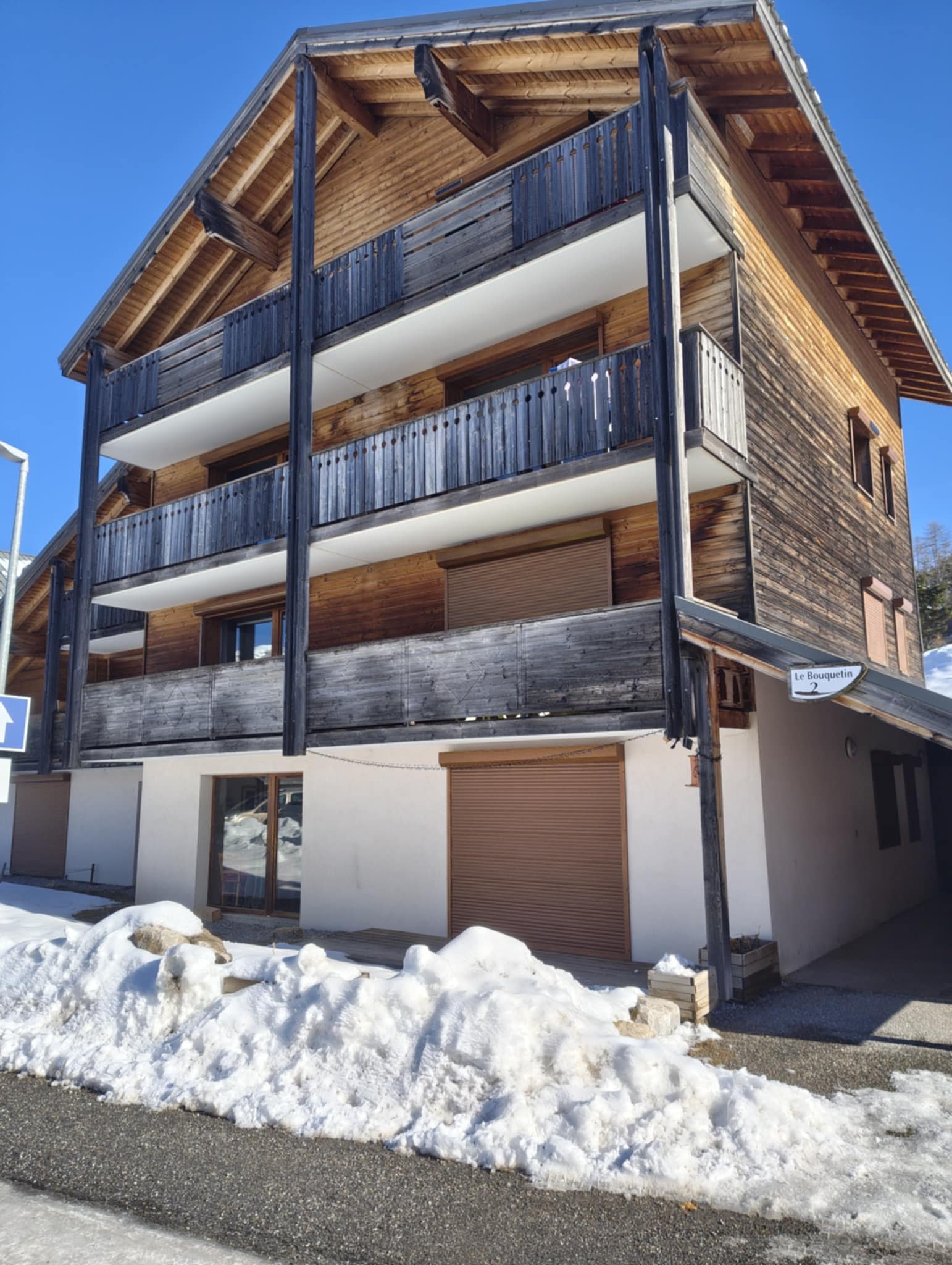 vue du chalet le bouquetin, à la crête du berger, appartement situé au second étage (à droite)