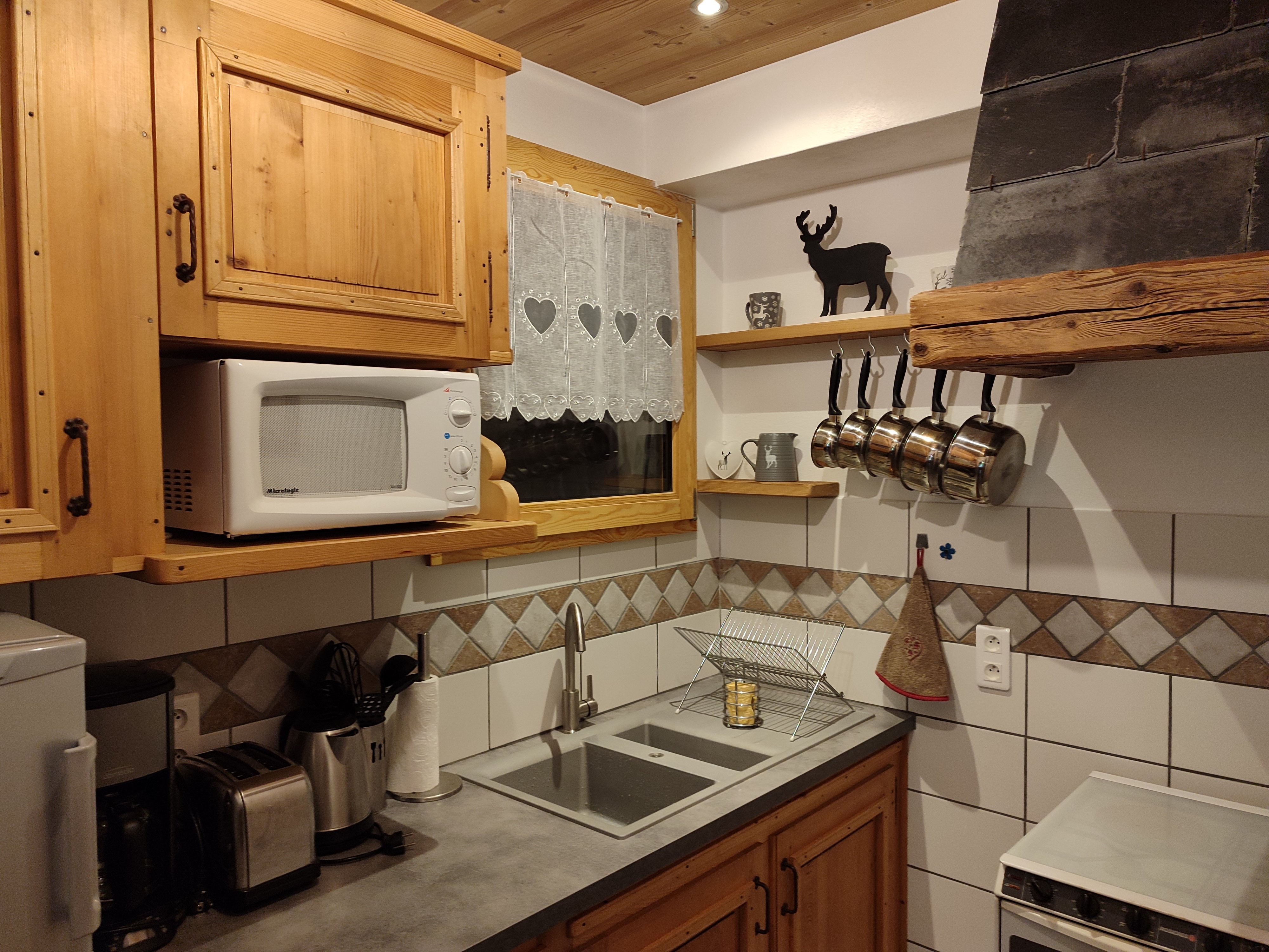 Coin Cuisine avec tout le nécessaire pour cuisiner 