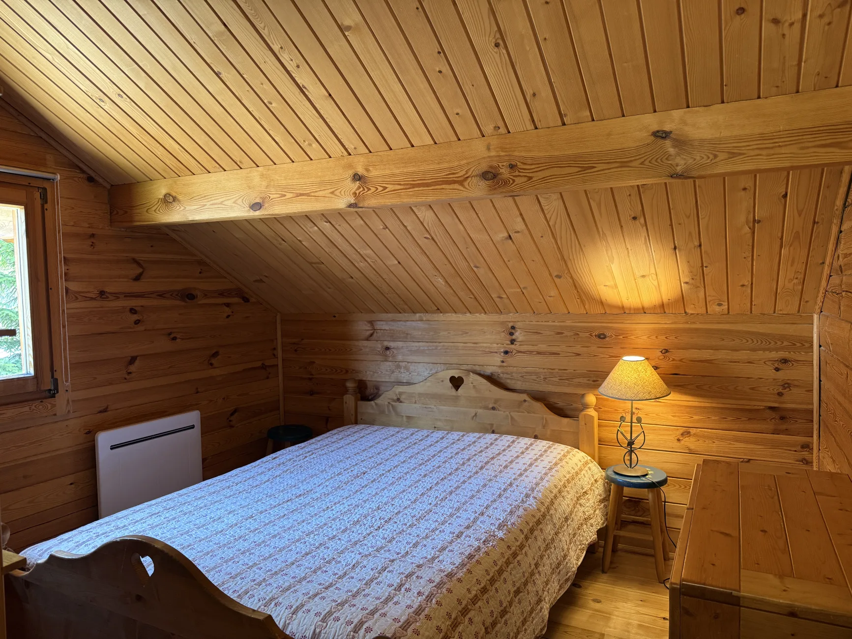 Chambre 3
- 1 lit double
- 1 lit simple