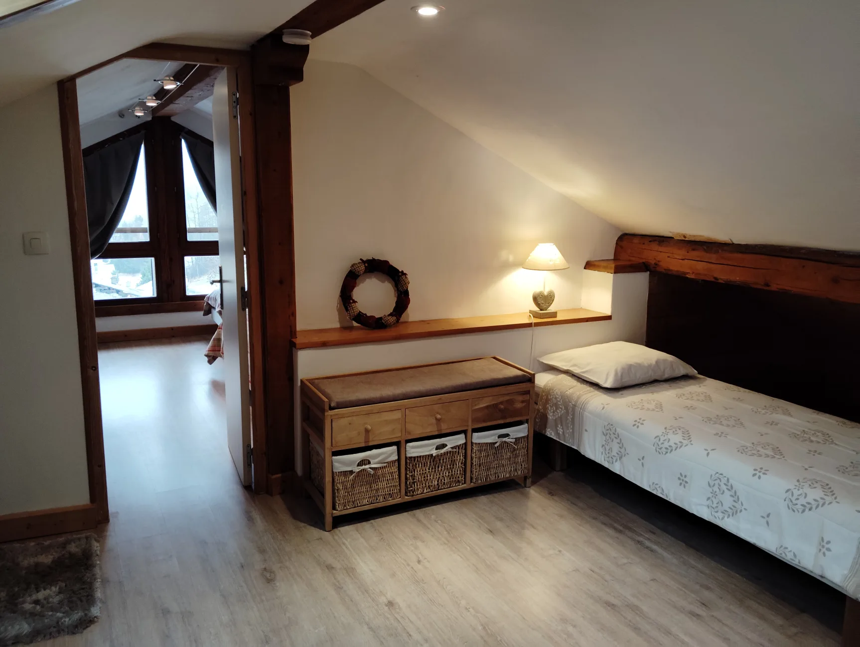 Mezzanine sous les combles (2 lits simples)