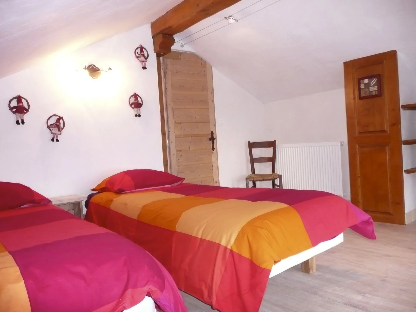 Chambre # 3 sous les combles (2 lits simples)