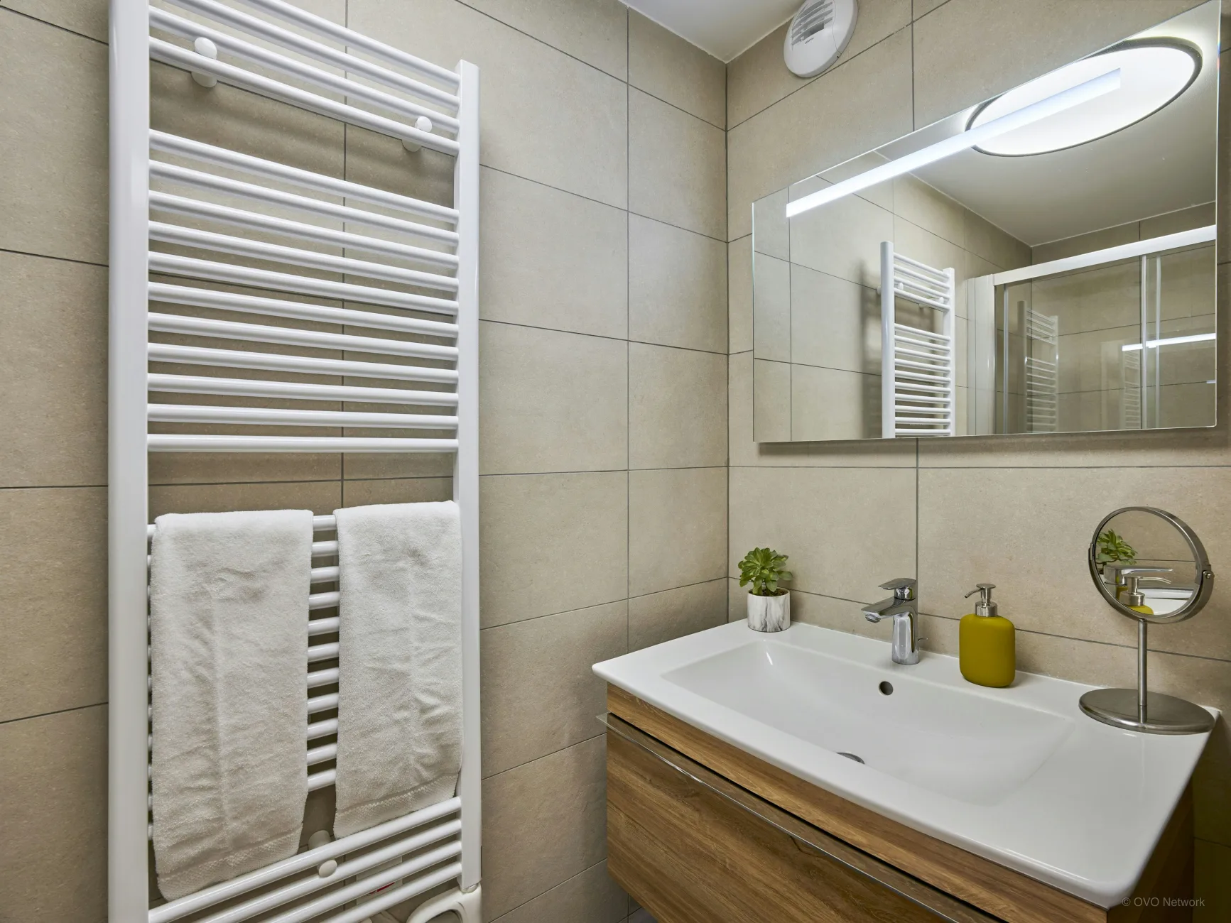 Salle de douche - chambre 1