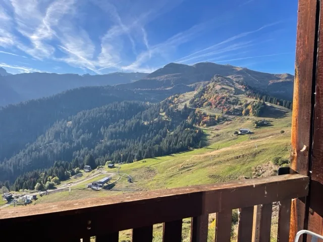 Samoëns 1600 - Location 6 couchages avec balcon et vue sur le massif
