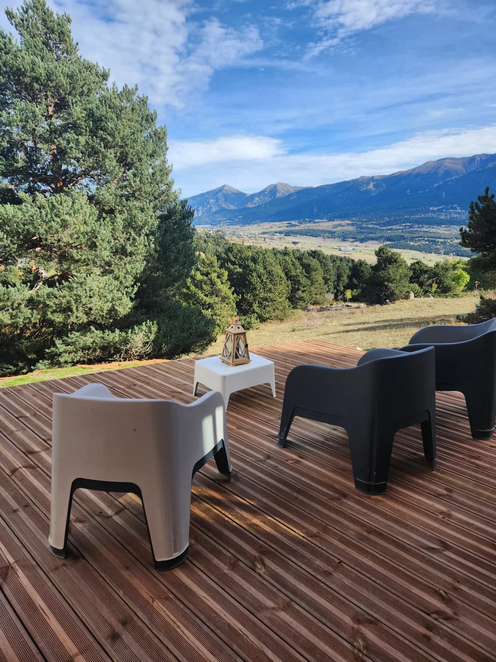 terrasse vue panoramique sur la forêt et le Cambre d’Aze 