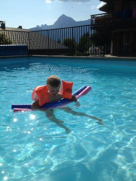 Les Bouquetins - Piscine chauffée (en été) et Piste de luge (hiver)