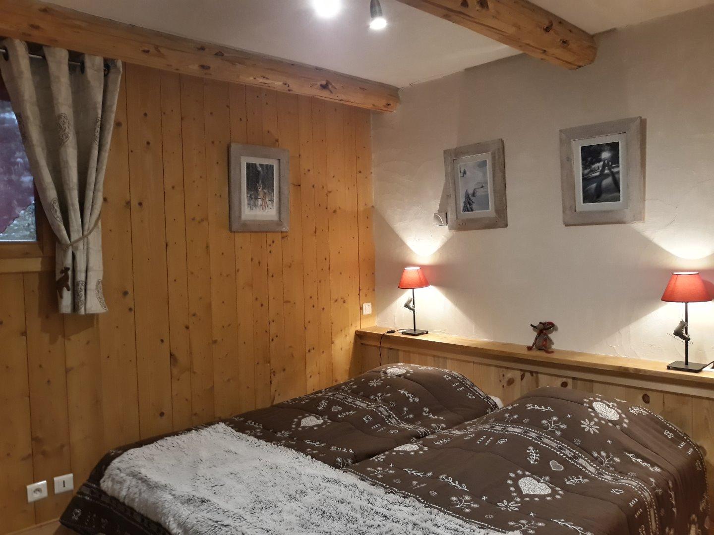 chambre avec 2 lit simples