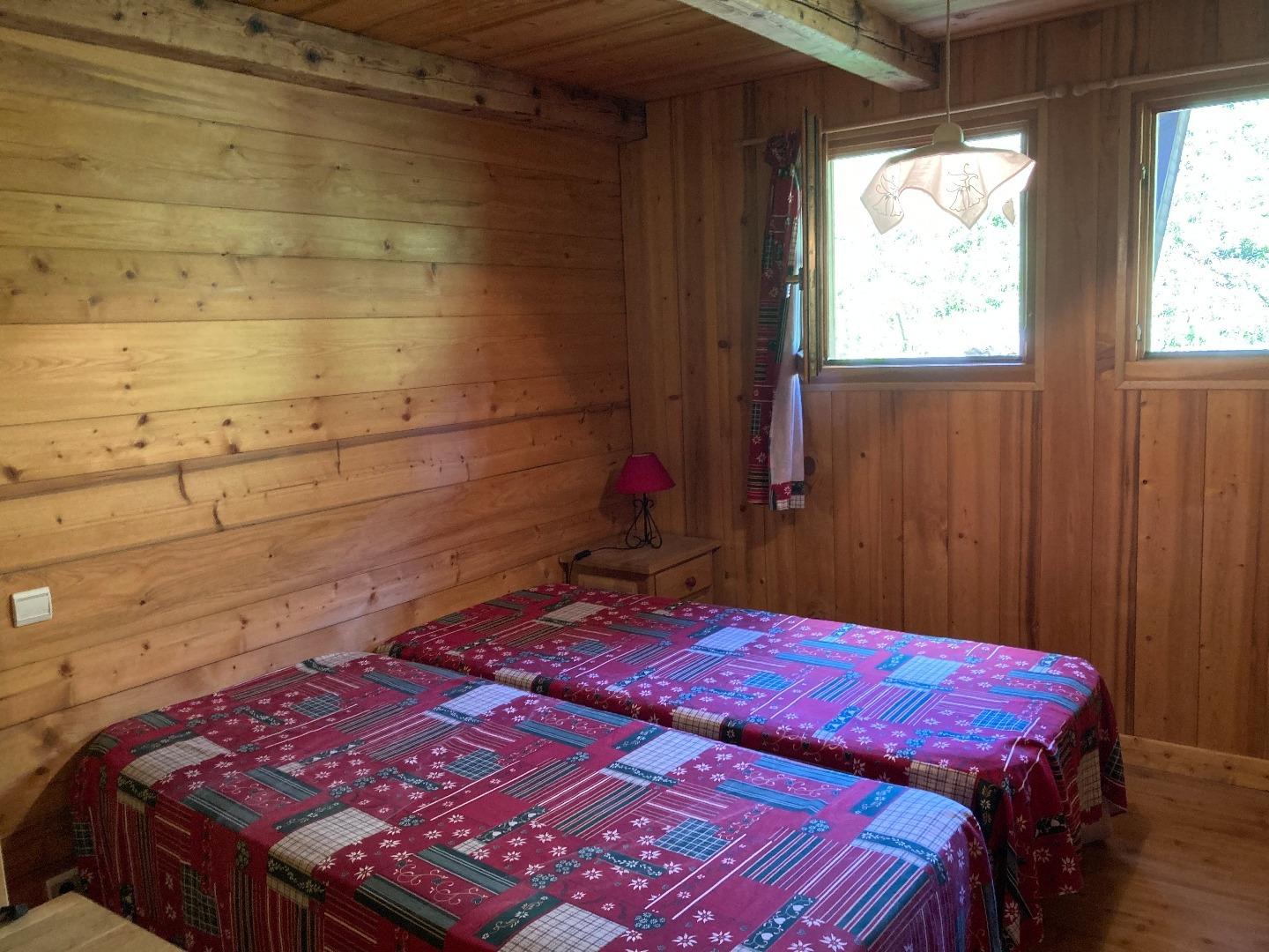 Chambre avec 2 lits simples
