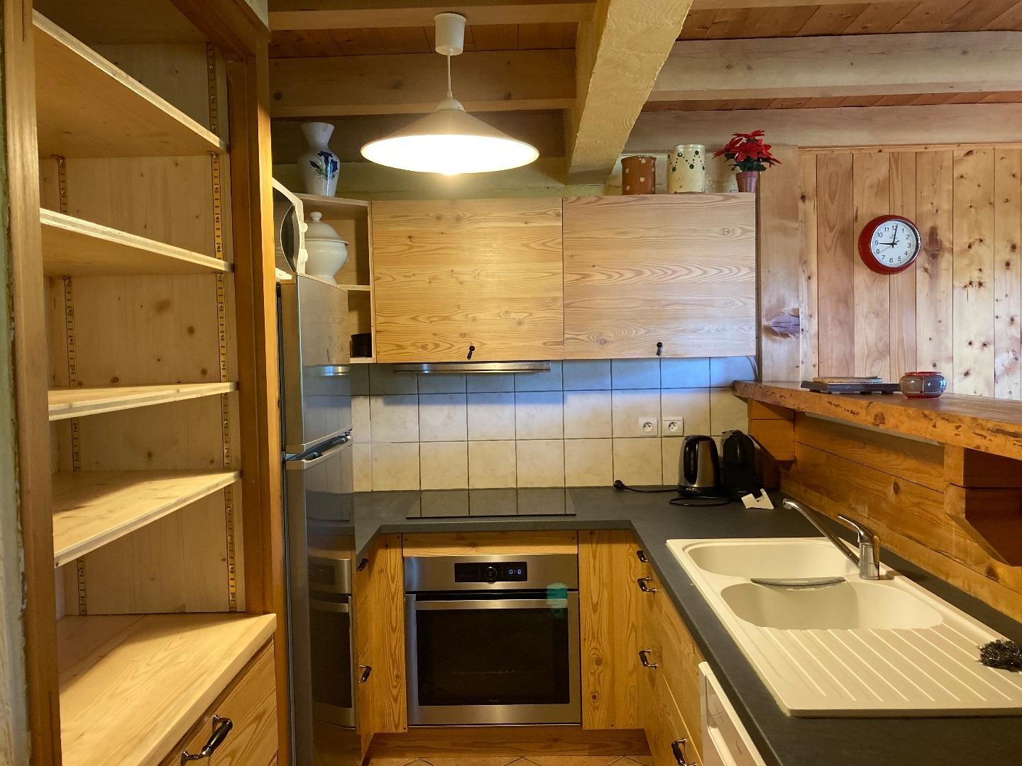 Cuisine ouverte sur le coin repas