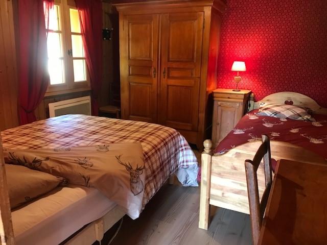 La chambre du bas - 1 lit de 140 cm et 1 lit de 90 cm